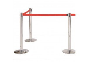 red retractable barrier